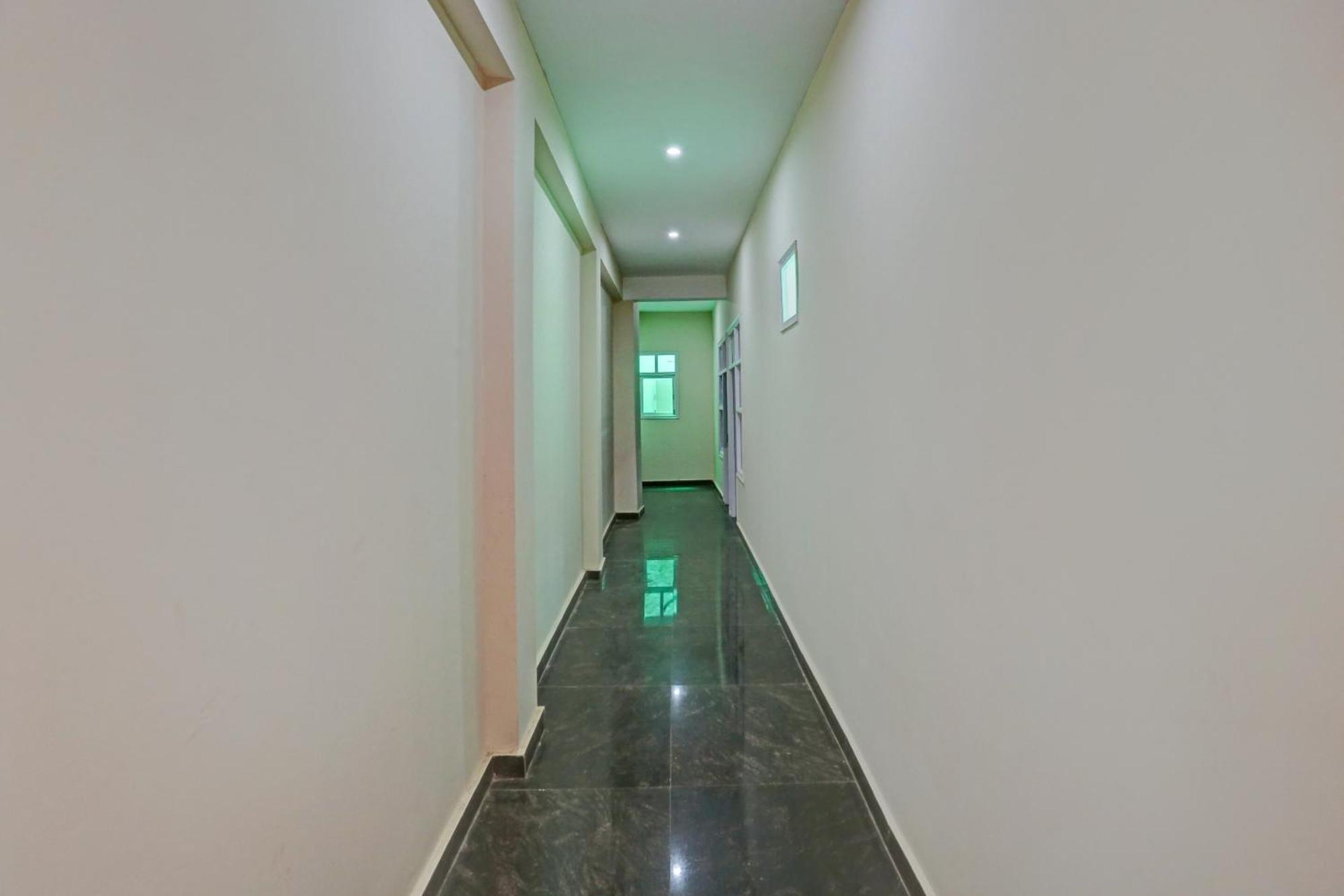 Hotel O Arya Residency 古尔冈 外观 照片
